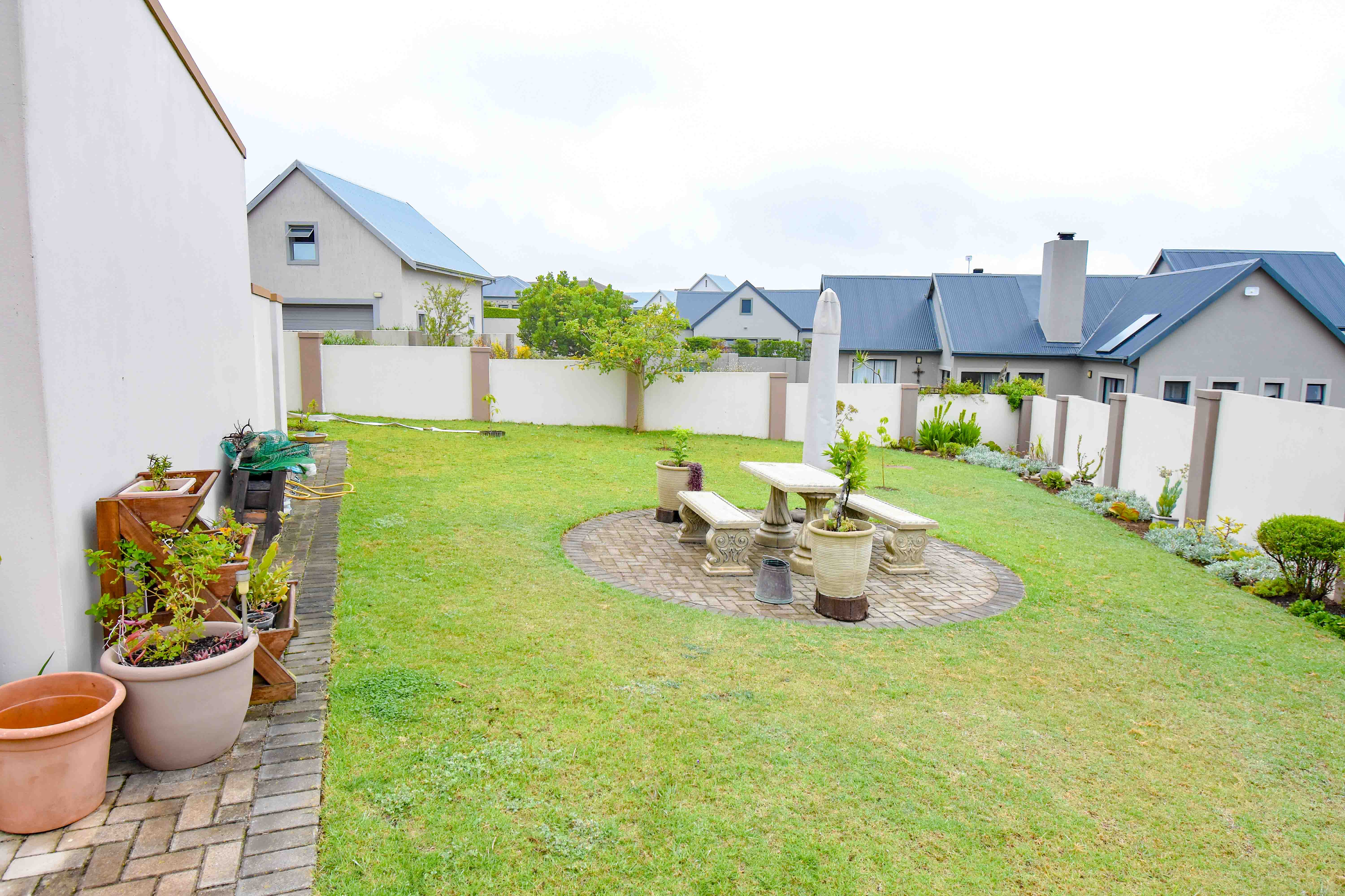 To Let 3 Bedroom Property for Rent in Blue Mountain Village Western Cape